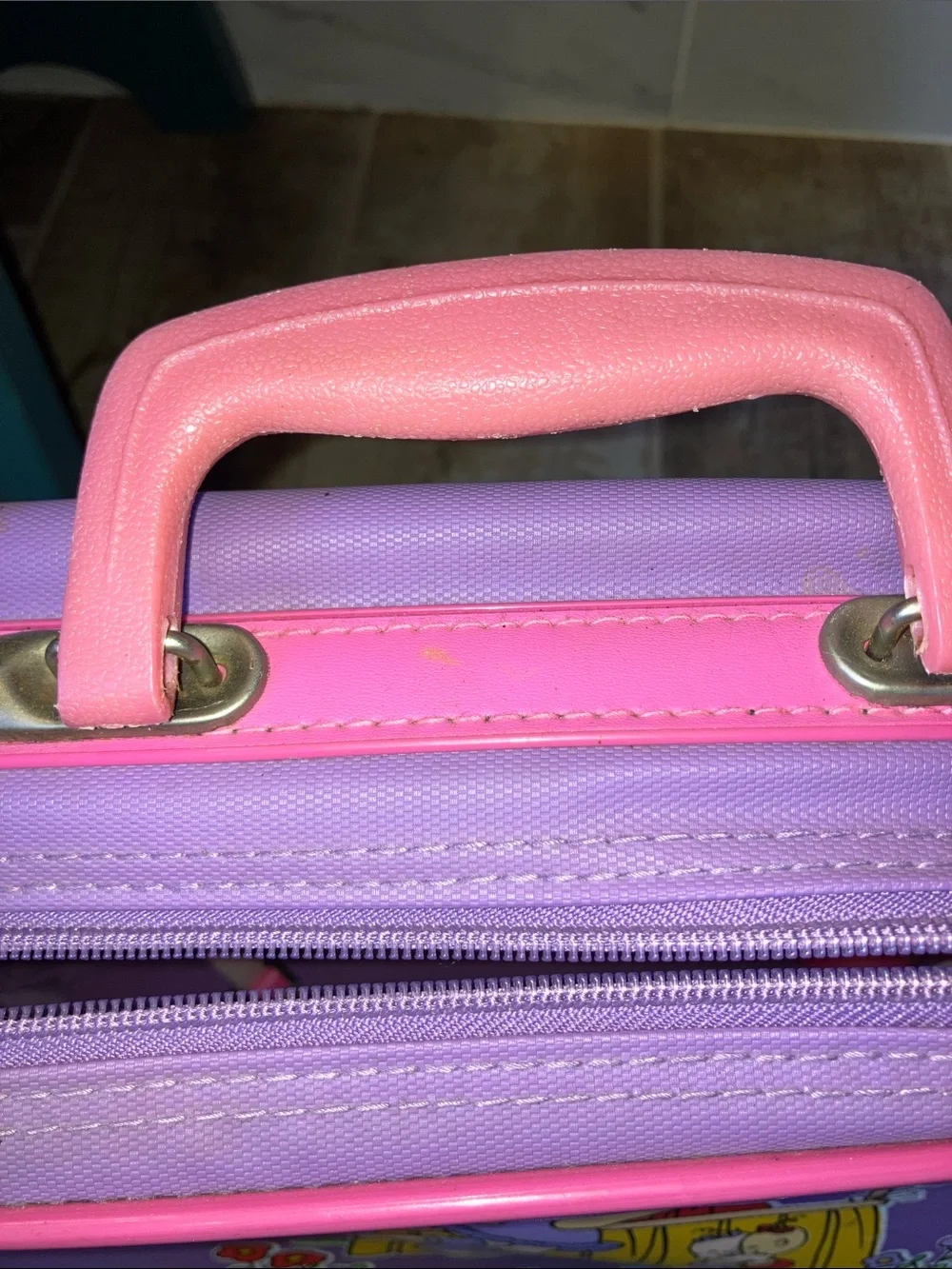 HALLMARK 1984 VINTAGE SUITCASE 18x11 RARE HUGGA BUNCH FREE HUGS